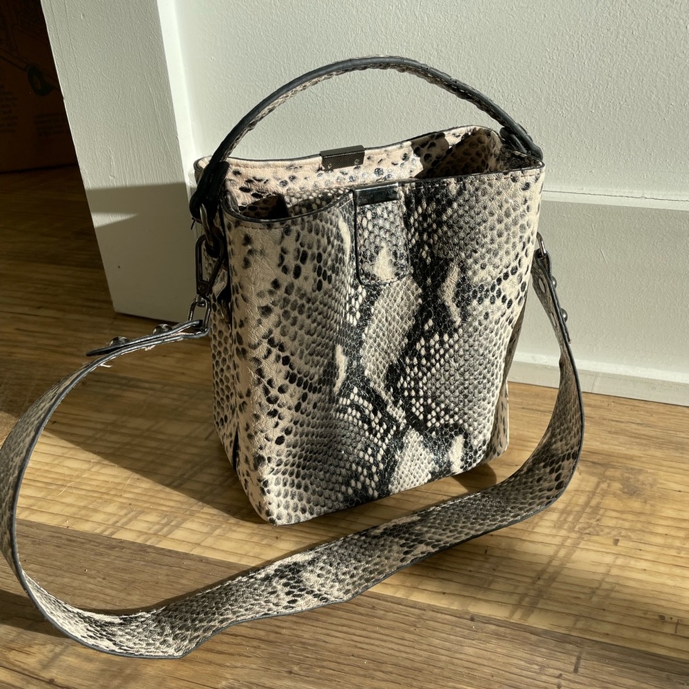 Faux snake skin should bag / clutch